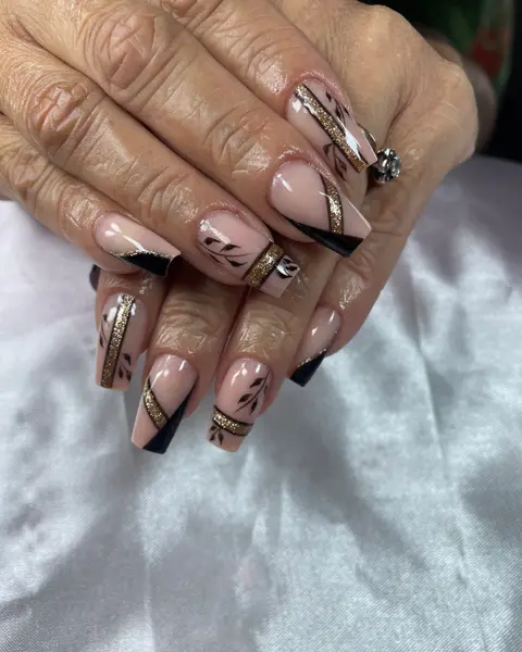 Nail art do acervo Studio Gomes