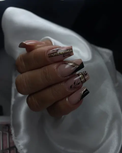 Nail art do acervo Studio Gomes