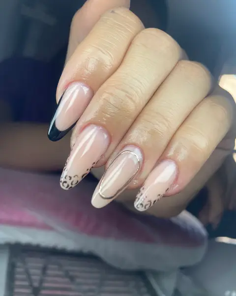 Nail art do acervo Studio Gomes