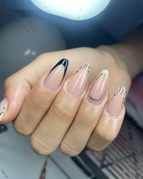 Nail art do acervo Studio Gomes