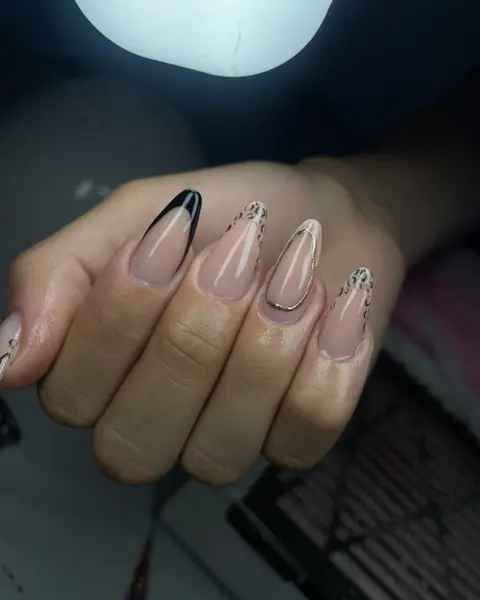 Nail art do acervo Studio Gomes